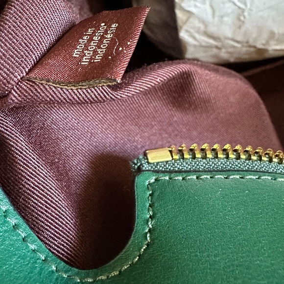 Coach - Picture 10 of 16